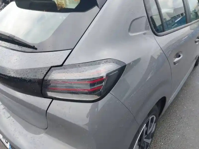 Peugeot 208 puretech 75 s&amp;s bvm5 — photo 17