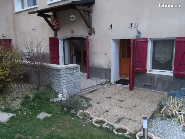Grand F2 rez de jardin