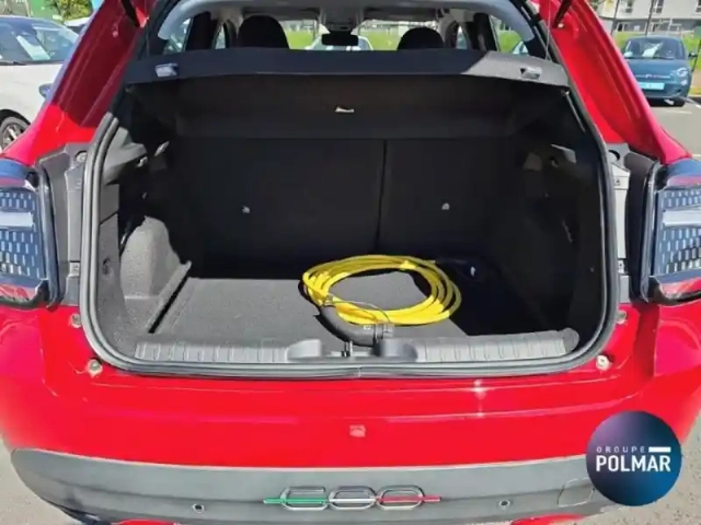Fiat 600 e 156ch 54kwh red — photo 6