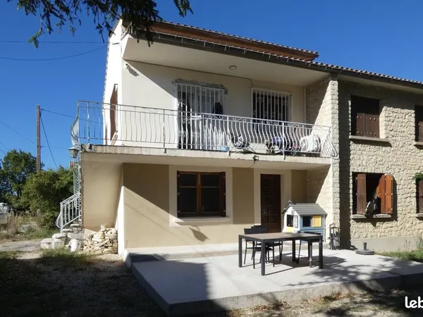 Maison T3 traditionnelle sur 2 niveaux 85 m²