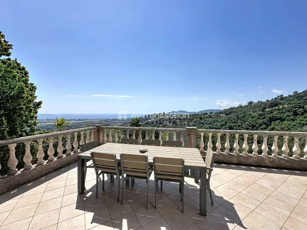Vue mer panoramique proche du centre de Mandelieu la Napoule