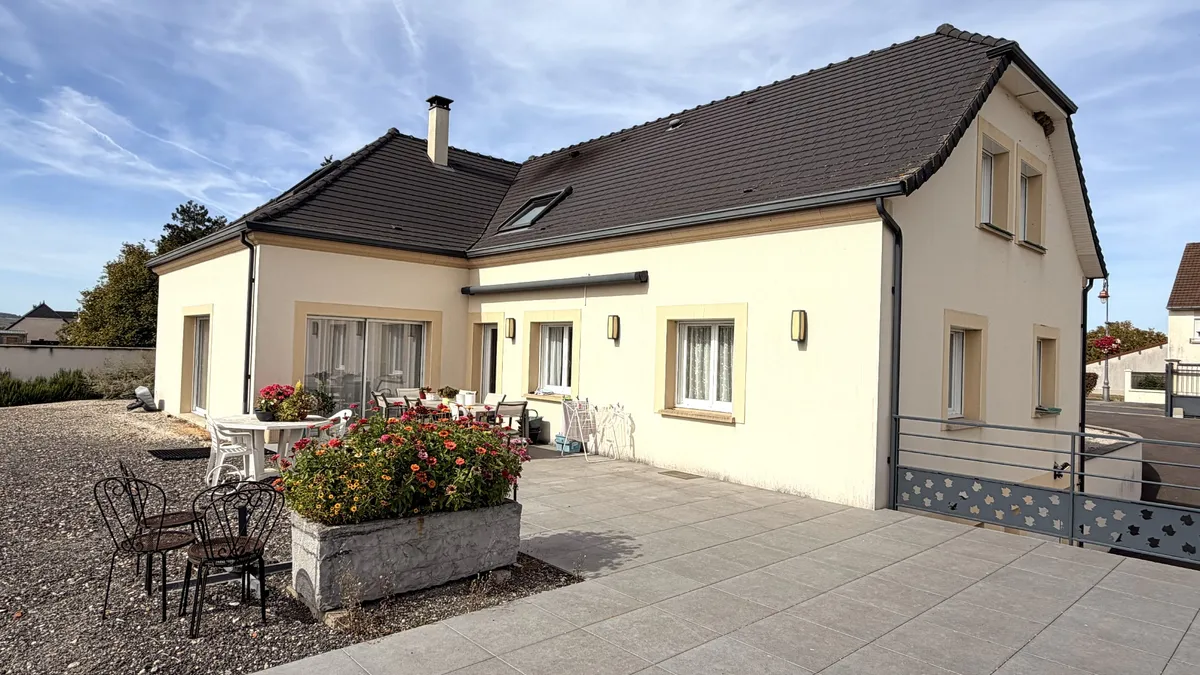 Photo 1