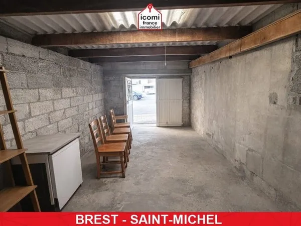 FINISTERE - Brest (29200) - A VENDRE - GARAGE - 7 RUE JULES GUESDE - IDEALEMENT SITUEE - SYNDIC BENE