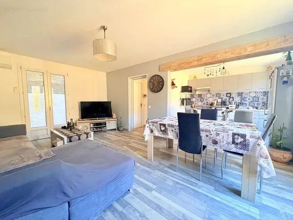 Maison de village a llupia avec exterieur et garage