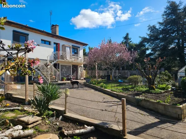 Maison familiale avec studio
