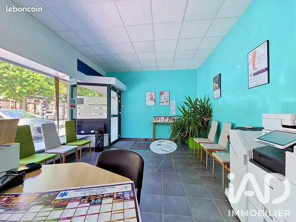 Local 194 m² Reims