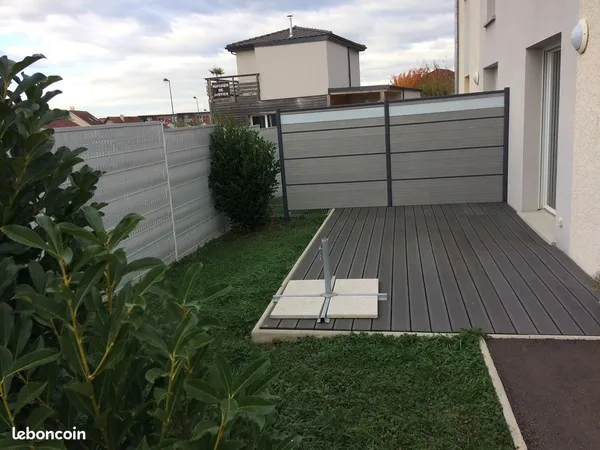 Appartement en duplex type maison de ville avec garage