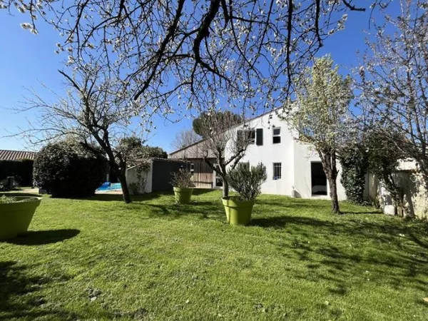 Villa de 8 pièces principales
