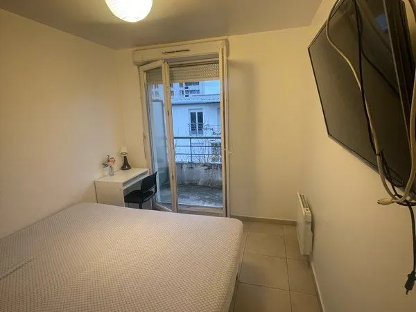Chambre meublée
