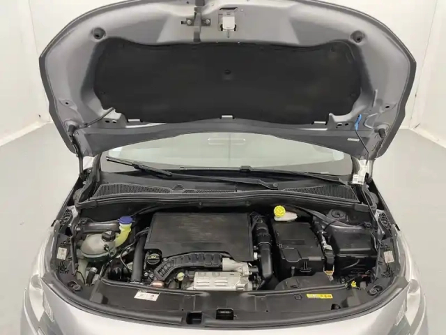 Peugeot 2008 puretech 130ch s&amp;s bvm6 — photo 253