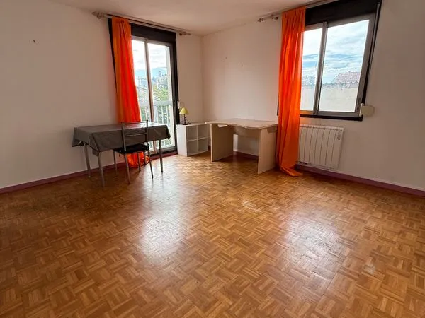 Studio meublé + parking - Lyon 8 Laennec - 720 CC