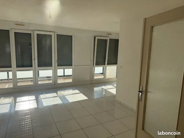 T3 metz devant les ponts 65m²