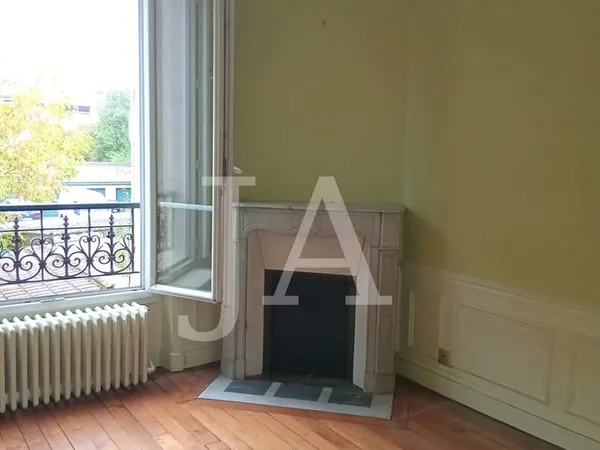 RARE - VILLEMONBLE - 2 PIECES AVEC DOUBLE SEJOUR