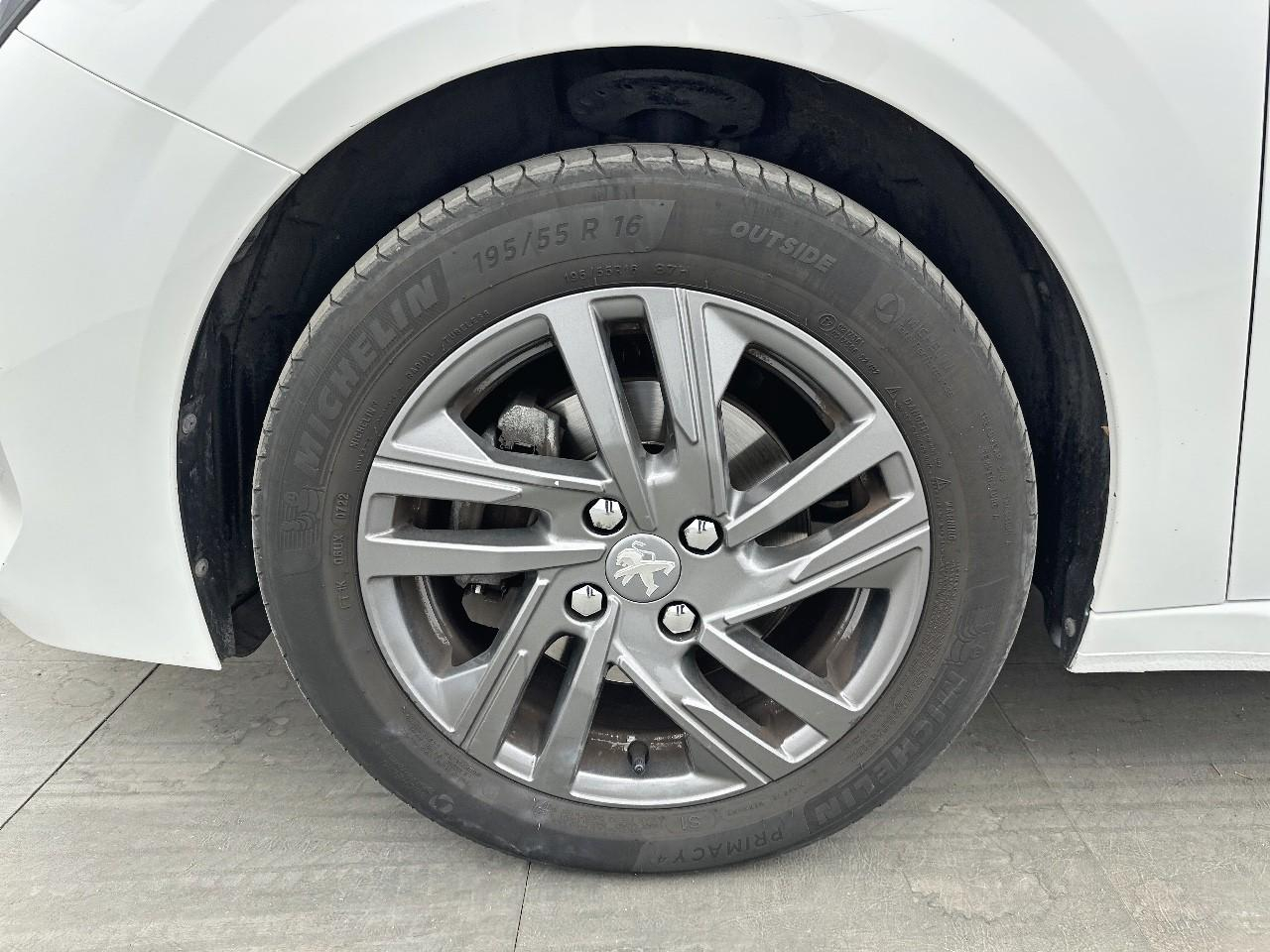 Peugeot 208 puretech 100 s&s bvm6 style — photo 14