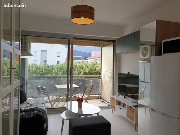 Agréable studio meublé avec balcon et parking