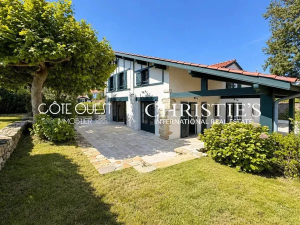 À vendre Bidart - Ferme entièrement rénovée avec piscine