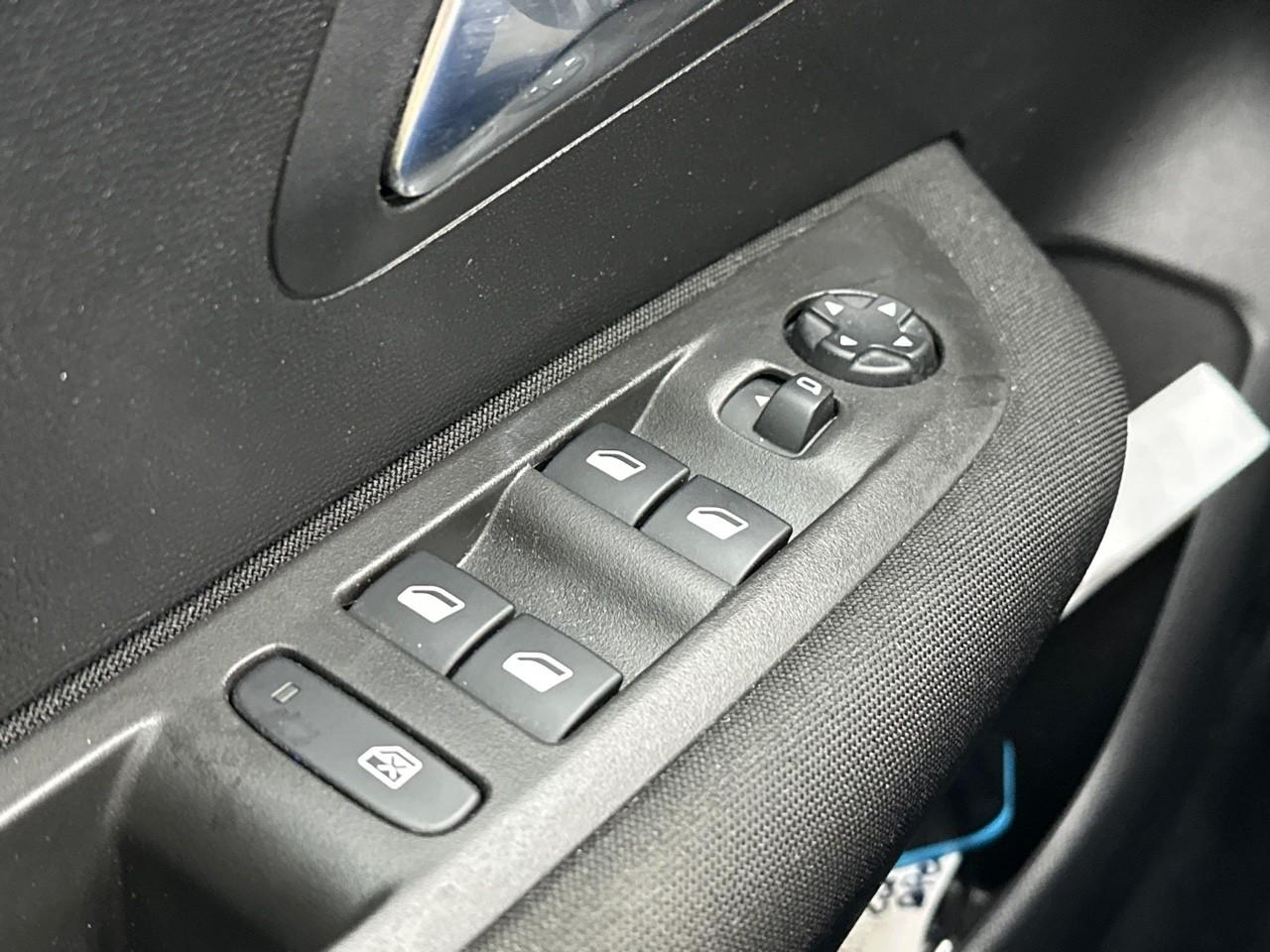 Peugeot 208 puretech 100 s&s bvm6 active — photo 15