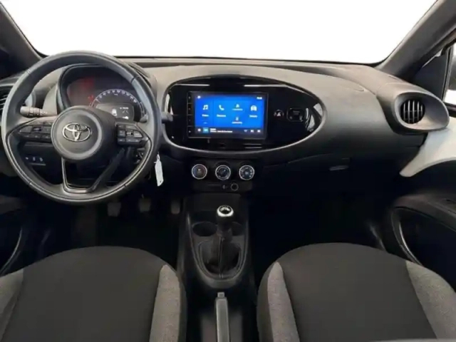 Toyota Aygo X 1.0 vvt-i 72ch dynamic my24 — photo 10