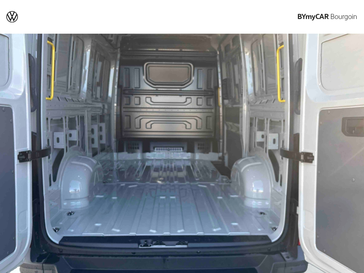Volkswagen Utilitaires CRAFTER VAN 35 L3H3 2.0 TDI 140 CH BVA8 — photo 12