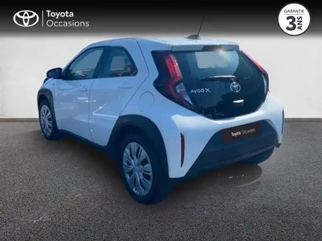 Toyota Aygo x 1.0 vvt-i 72ch dynamic s-cvt my23 — photo 2
