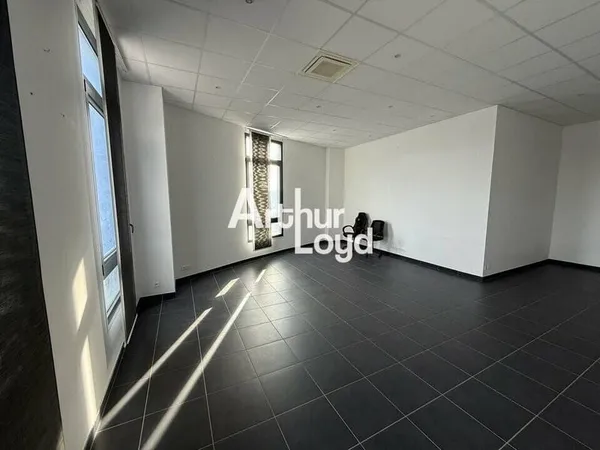 Bureau 93 m²