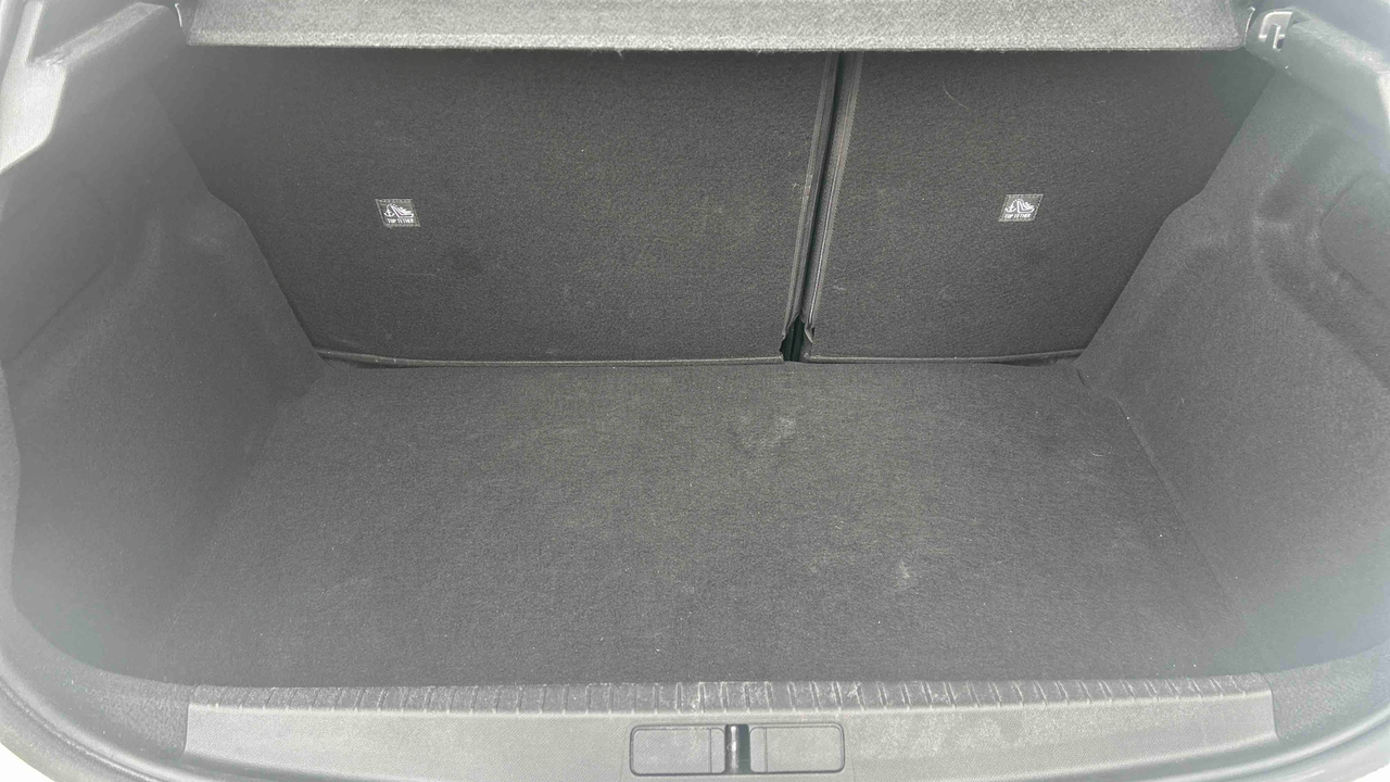 Opel Corsa 1.2 75 ch BVM5 — photo 13