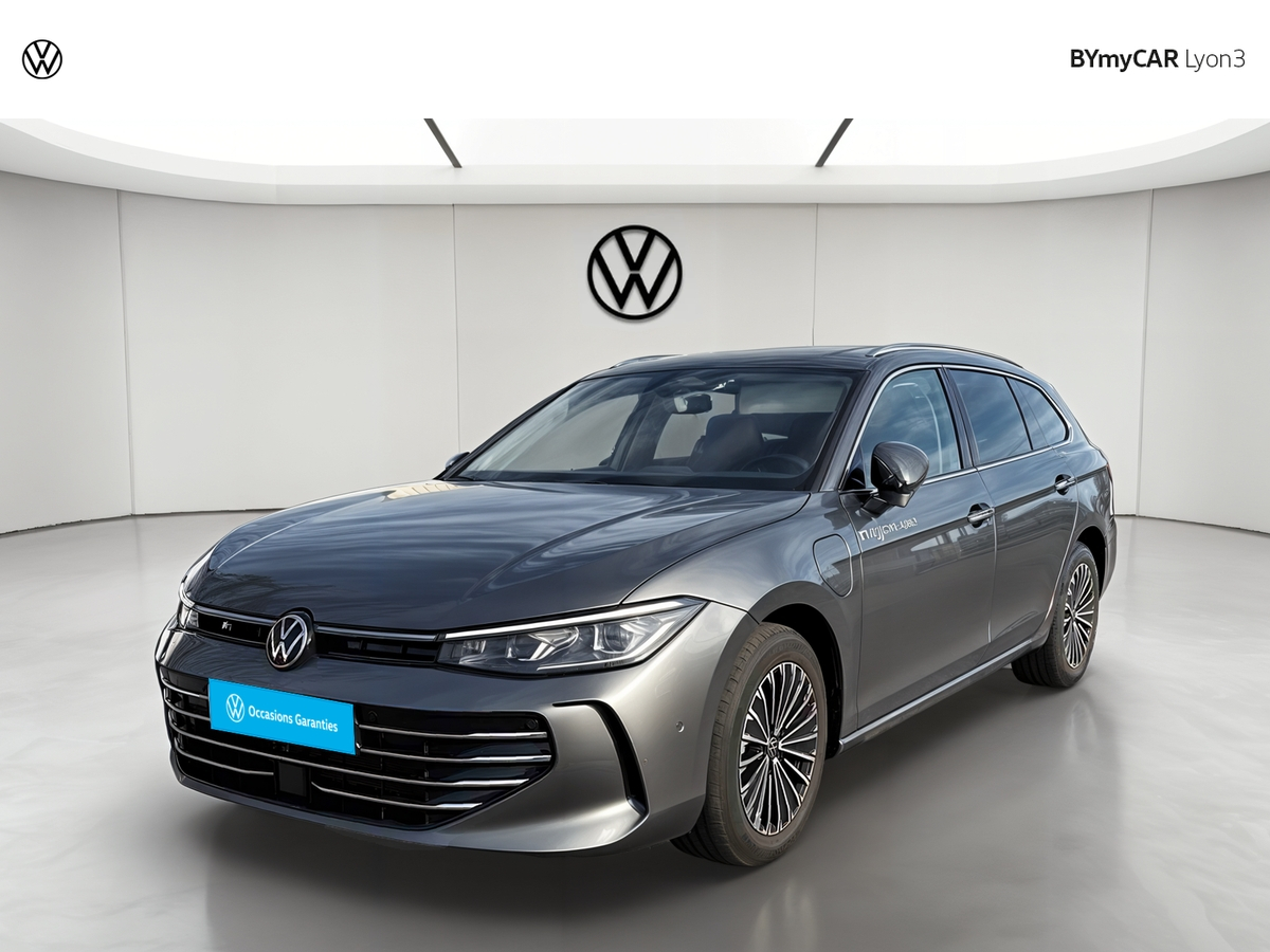 Volkswagen Passat 1.5 eHybrid 204 DSG6 — photo 1