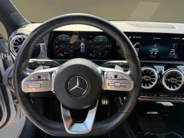 Mercedes Classe A camera   pack sport black — photo 17