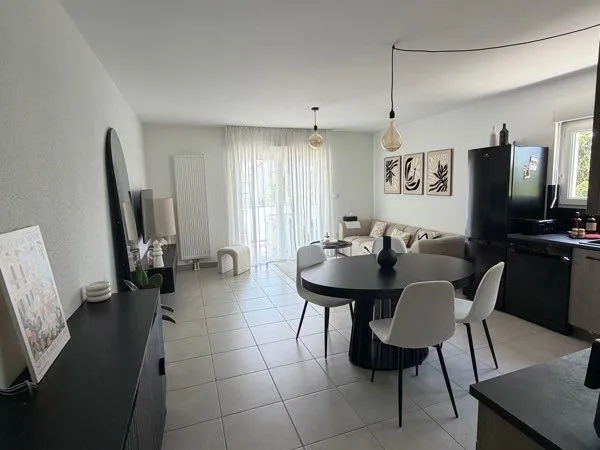 Appartement 3 pièces rénové + garage