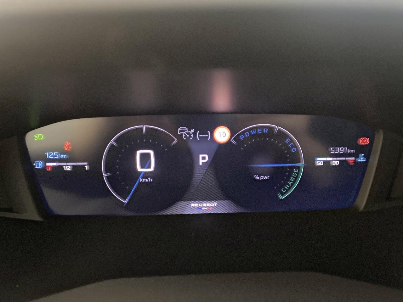Peugeot 2008 hybrid 145 ch e-dcs6 allure — photo 13