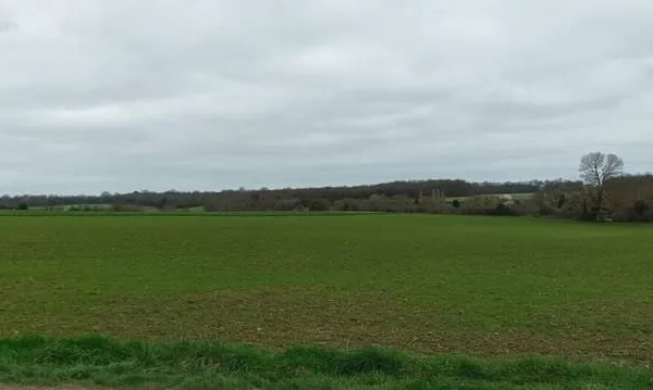 Terrain à bâtir de 663 m² à AVY (17)