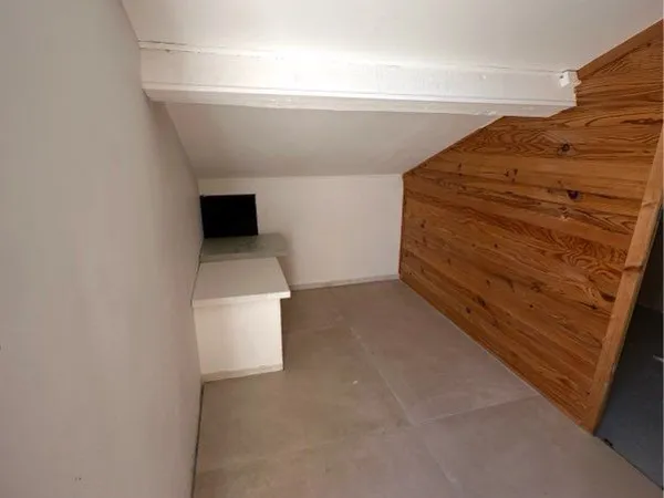 Chambre / espace indépendant de 50 m² en colocation - 550 charges comprises
