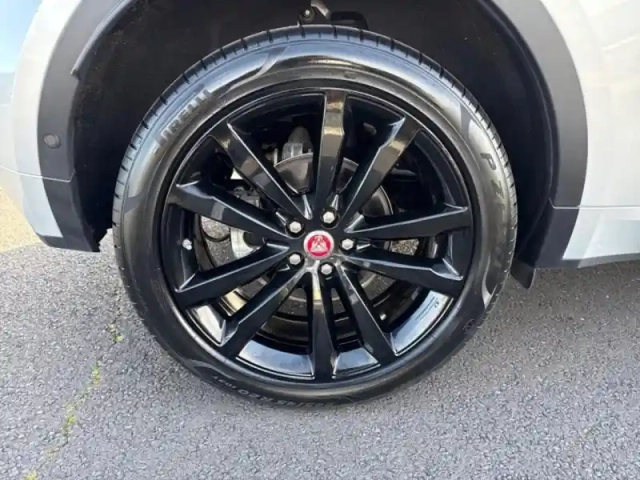 Jaguar E-Pace 2.0d 180ch r-dynamic se awd bva9 — photo 10