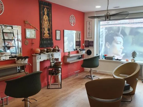 Local commercial à louer avec reprise mobilier de coiffure