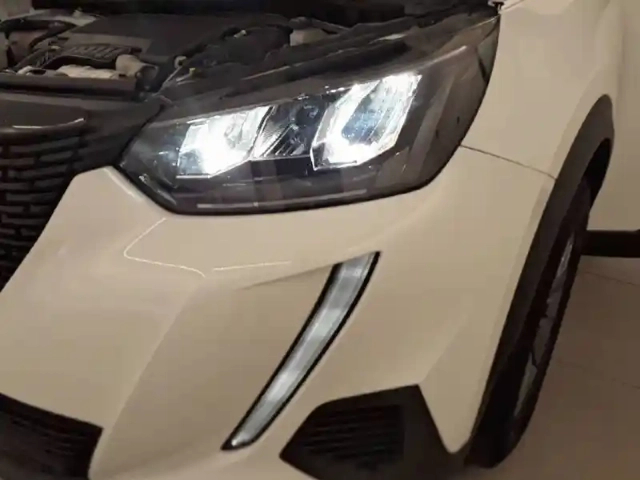 Peugeot 2008 puretech 100 s&amp;s bvm6 — photo 16