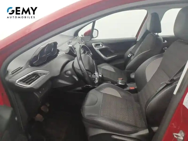 Peugeot 2008 1.2 puretech 110ch s&amp;s bvm5 — photo 29