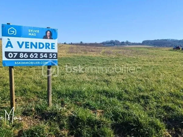 Terrain constructible 1262 m²