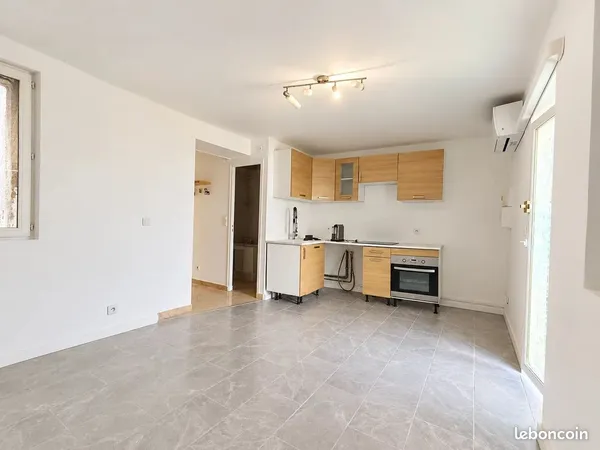 Studio 1 pièce 25 m²