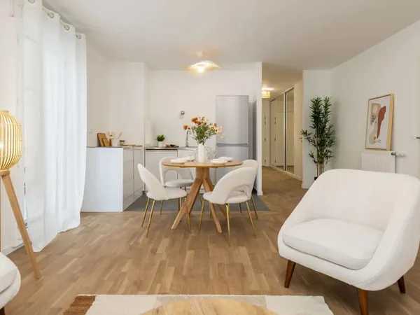 2 PIECES OUEST TERRASSE ET PARKING