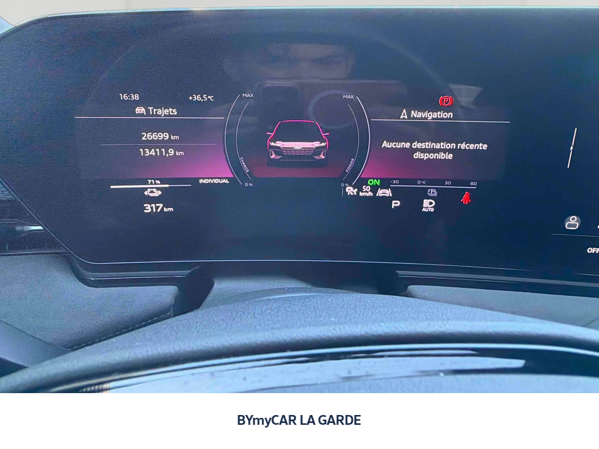 Audi A6 e-tron Avant Quattro — photo 20