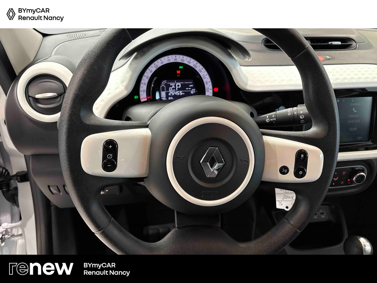 Renault Twingo III E-Tech — photo 10