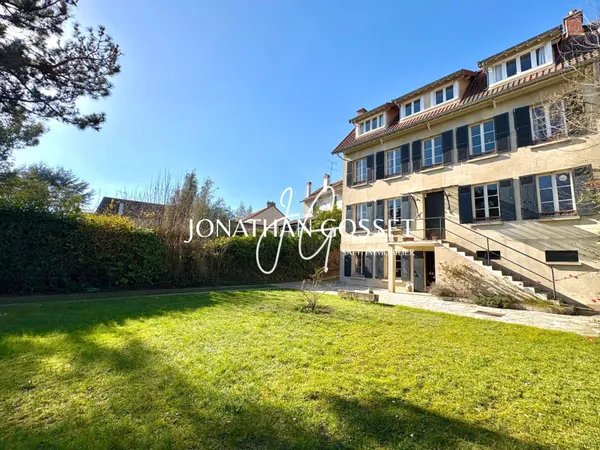 Verneuil-sur-Seine: Demeure familiale en plein centre-ville de 10pcs - 6ch - 208m² sur 1430m² de ter