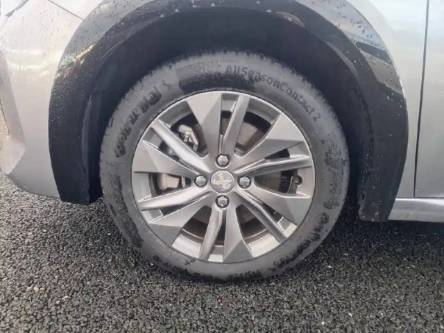 Peugeot 208 electrique 50 kwh 136ch — photo 13