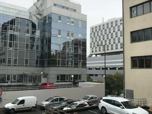 Place parking Cergy Prefecture (côté gare)