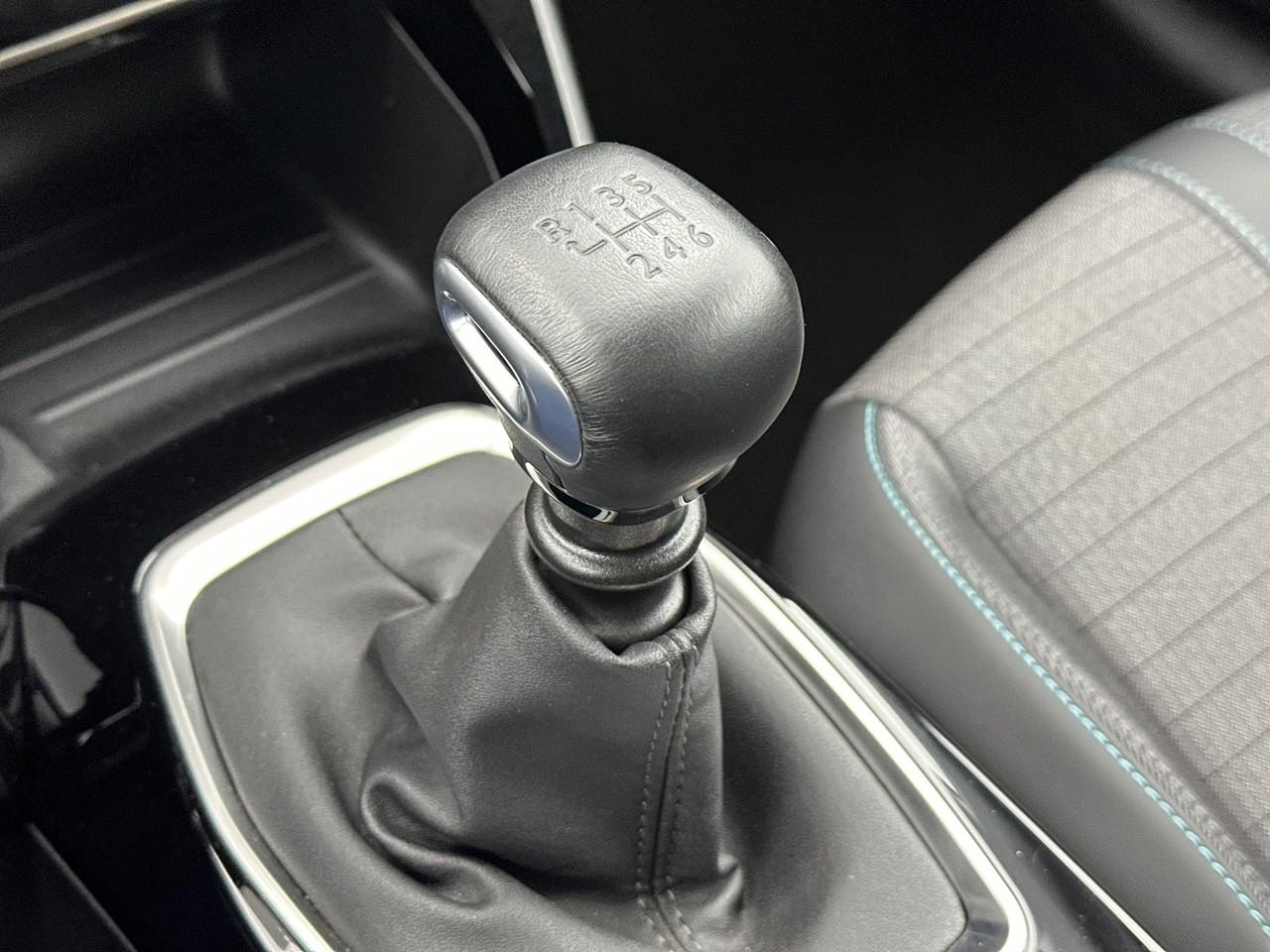 Peugeot 208 puretech 100 s&s bvm6 allure — photo 32