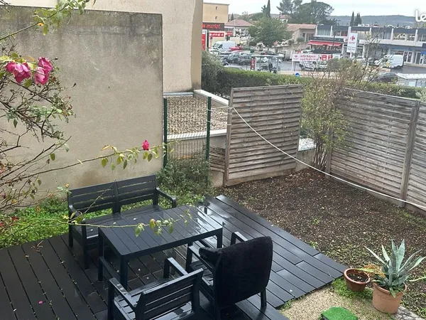 Loue T2 avec jardin lumineux a proximité de tous commerces