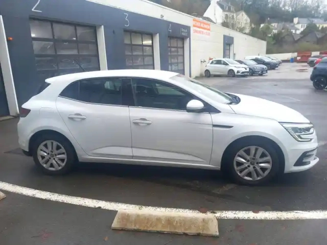 Renault Megane mégane iv berline tce 115 fap — photo 38