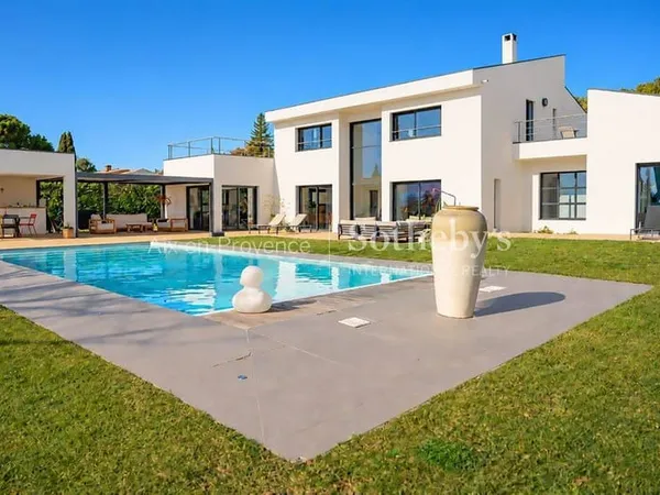 Maison 10 pièces 250 m²