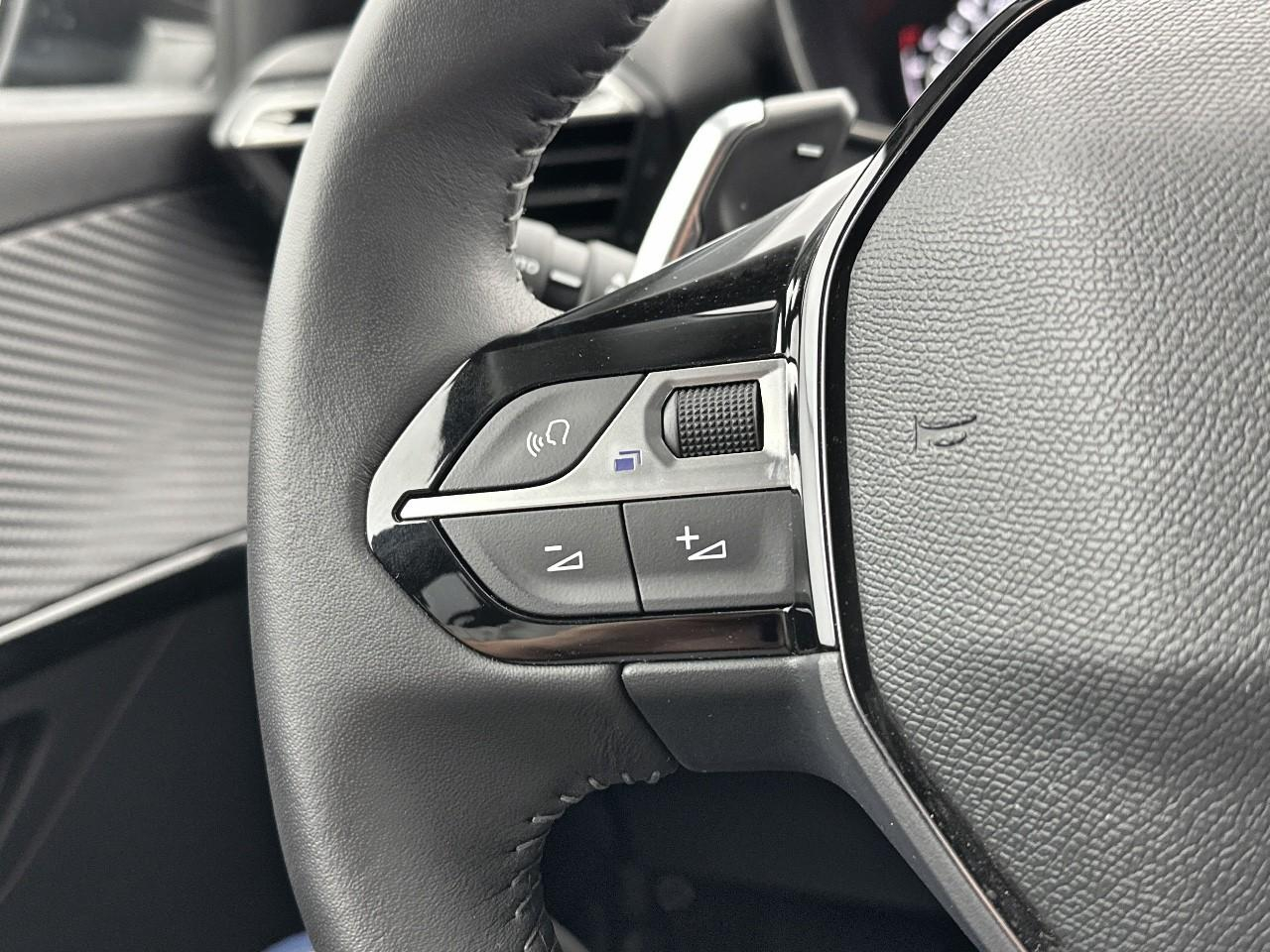 Peugeot 208 puretech 100 s&s eat8 style — photo 17