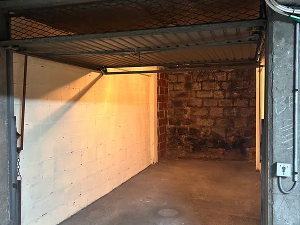 Garage - À louer - Secteur Châteaucreux